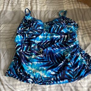 Women’s tankini top bathing suit